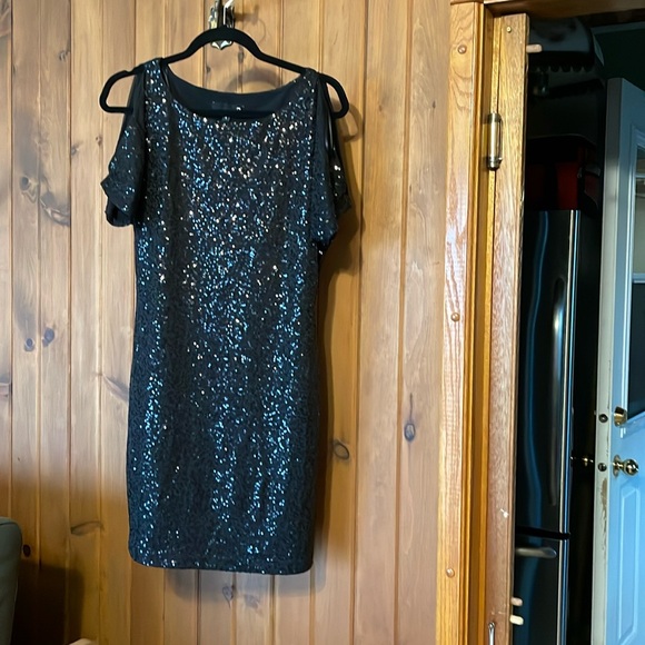 Black sequence dress - Picture 2 of 7